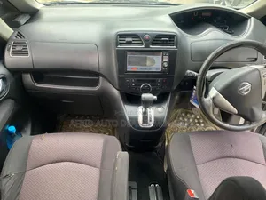 Nissan Serena 2012 Silver