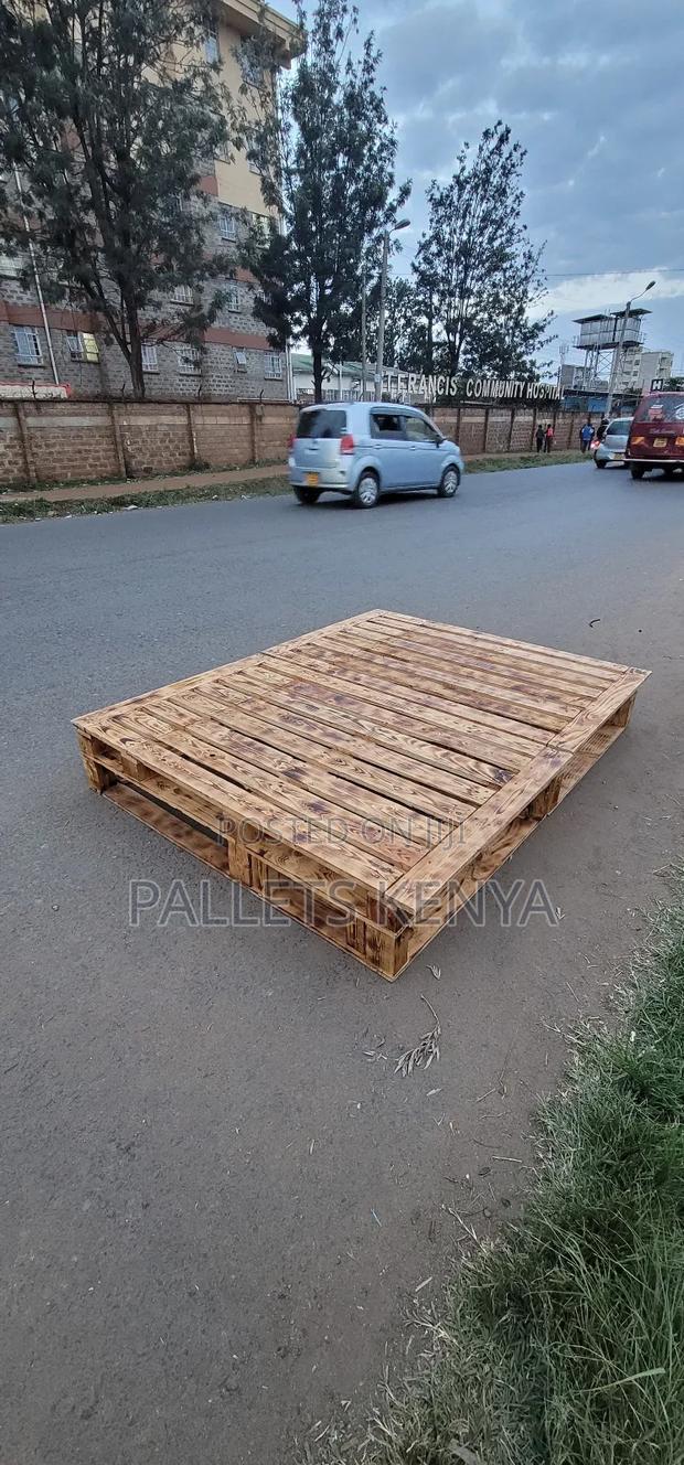 Rustic 5x6 Pallet Bed-for Natural Wood Lovers.04