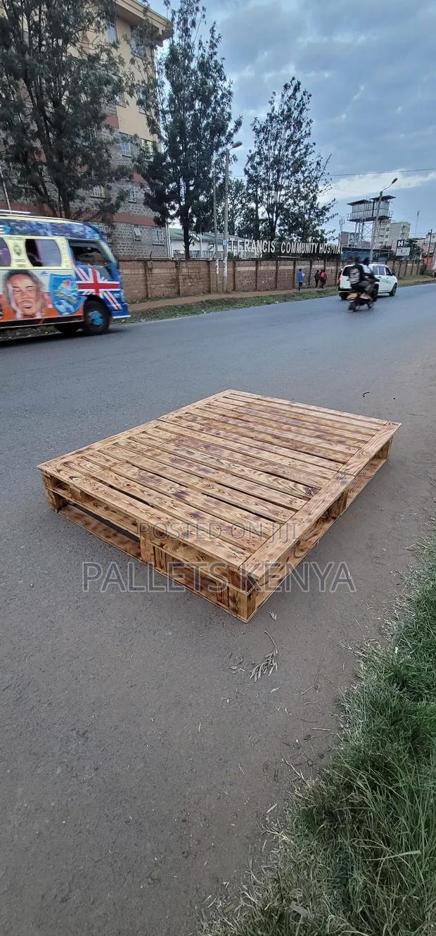 Simple 5ft by Ft6 Pallet Bed- Portable and Space-Saving.05 - main view