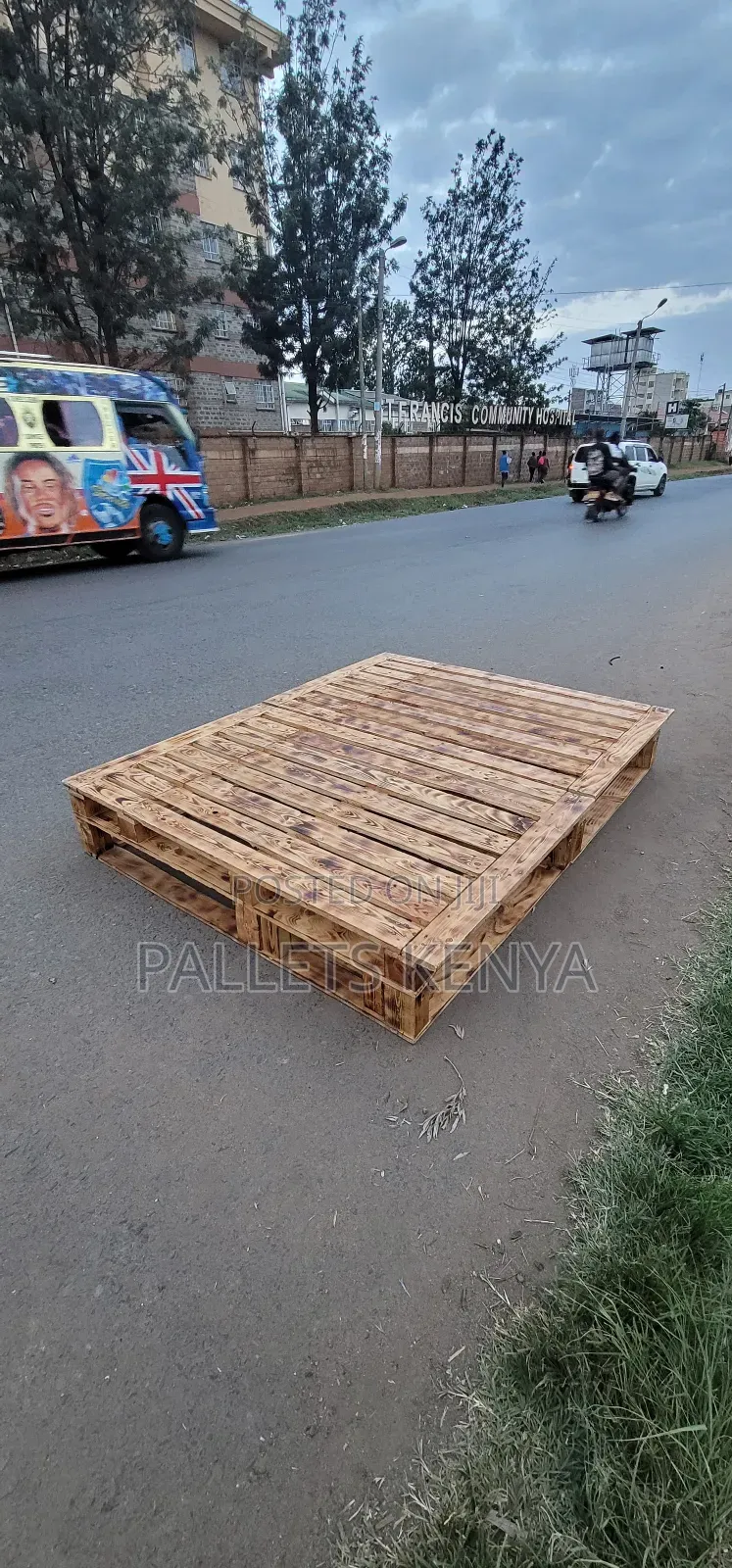 Simple 5ft by Ft6 Pallet Bed- Portable and Space-Saving.05