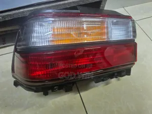 Taillight,Tail Lamp Toyota 100/101 Saloon