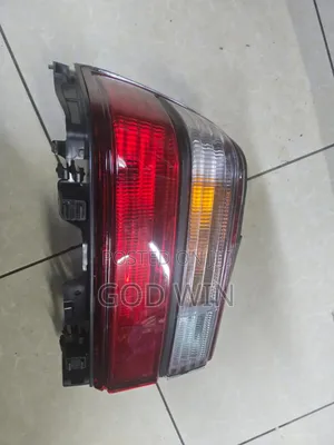 Taillight,Tail Lamp Toyota 100/101 Saloon