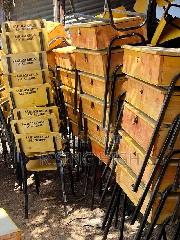  School Lockers Chairs – Durable