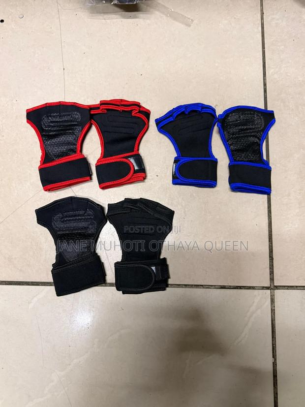 Gym Gloves With Wrist Support