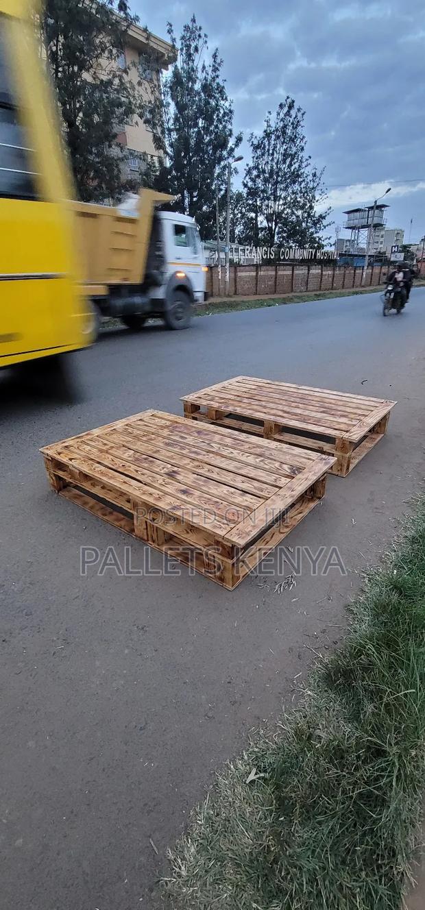 Pallet Bed 5ft by Ft6- Simple Design Strong Frame. 11 - thumbnail 2