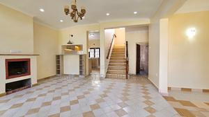 4bdrm Villa in Hardy for rent - thumbnail 2