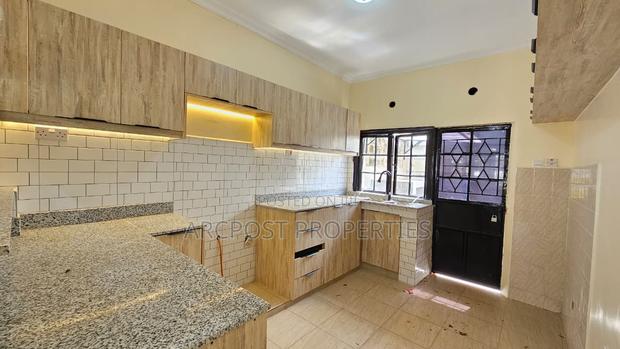 4bdrm Villa in Hardy for rent - thumbnail 4