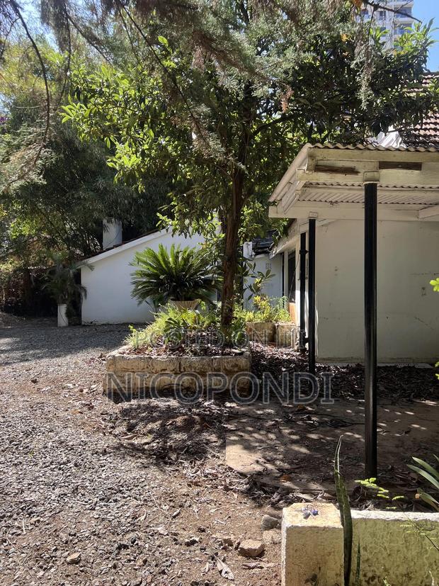 4bdrm Townhouse / Terrace in Kilimani, Hurlingham for rent