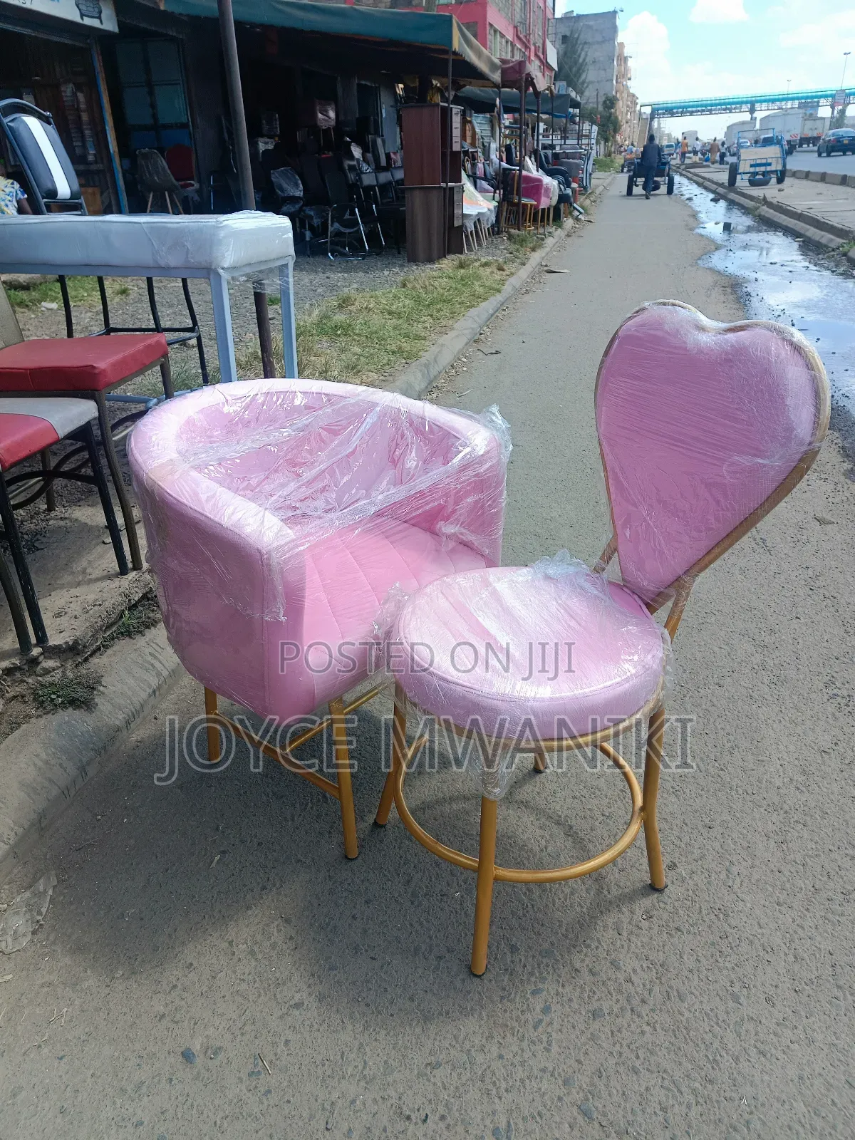 2 Manicure Seats, Baby Pink 