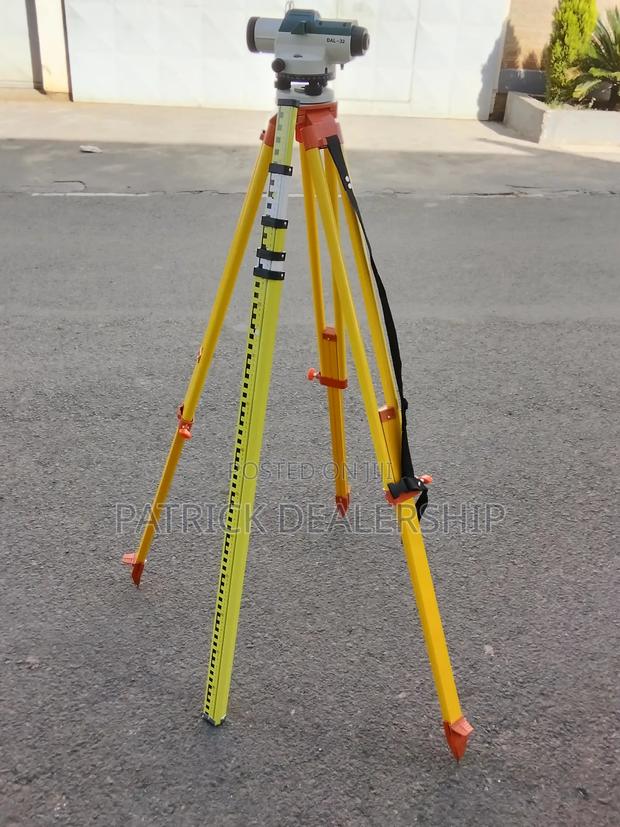 Level Survey Tripod - thumbnail 3