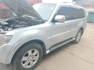 Mitsubishi Pajero 2007 Silver