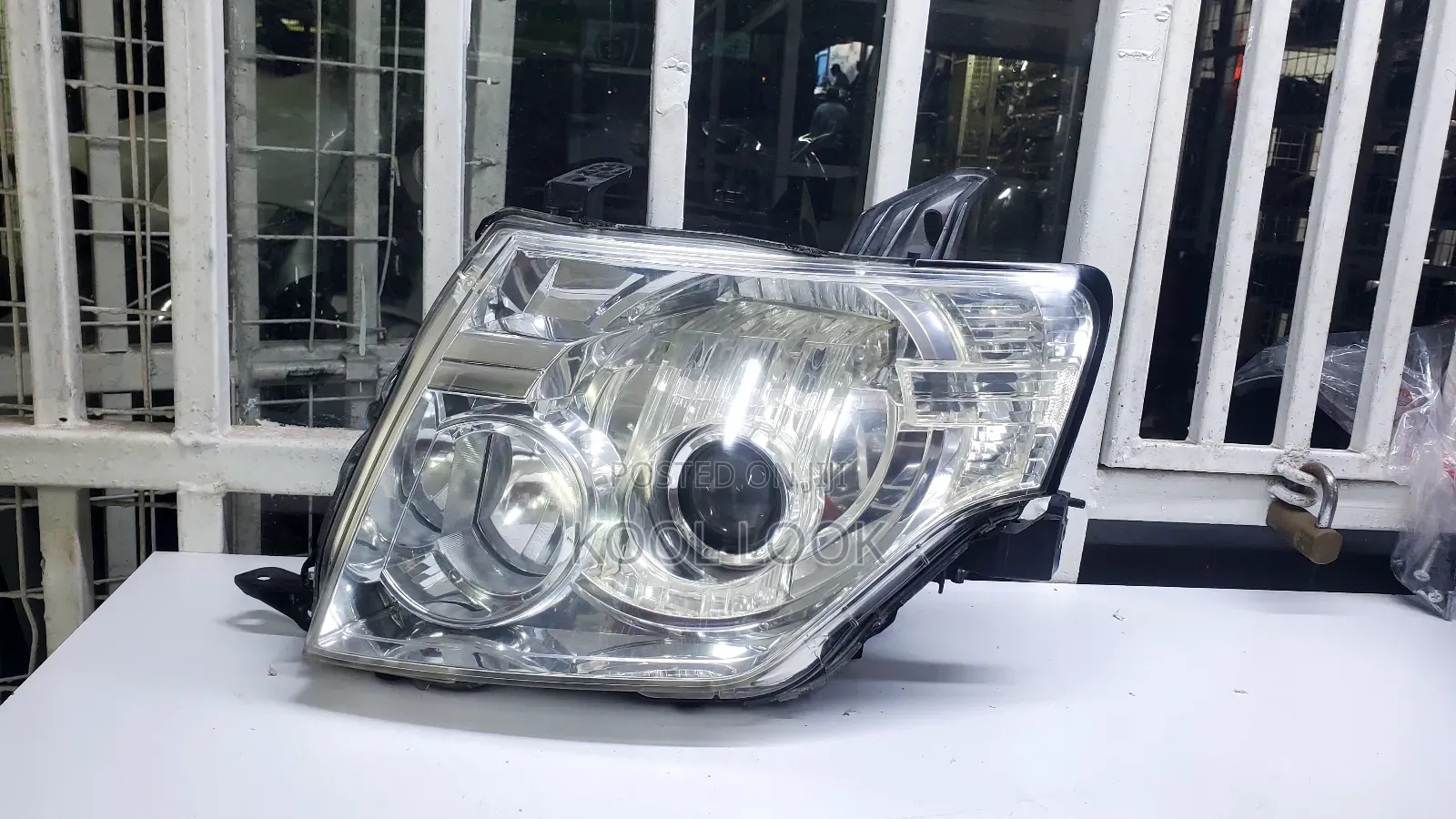 Mitsubishi Pajero V93/96 Xenon Headlights