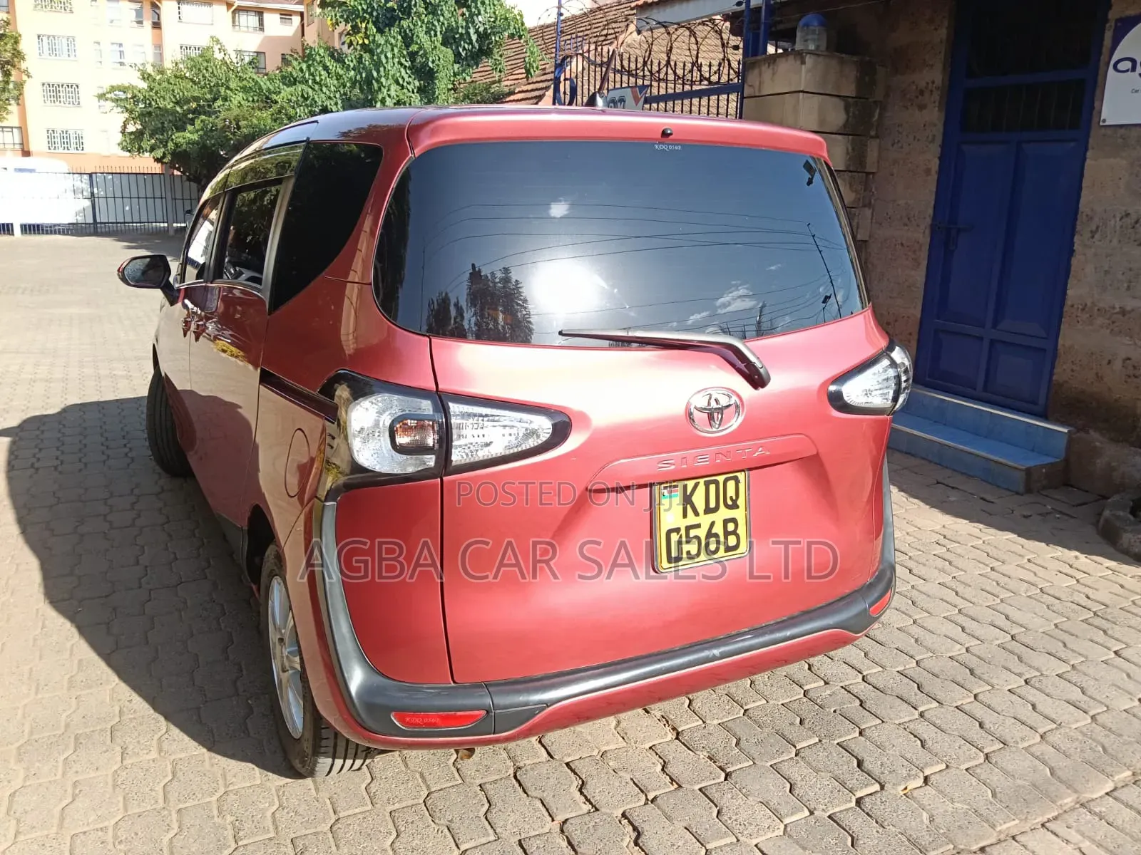 Toyota Sienta 2016 Red