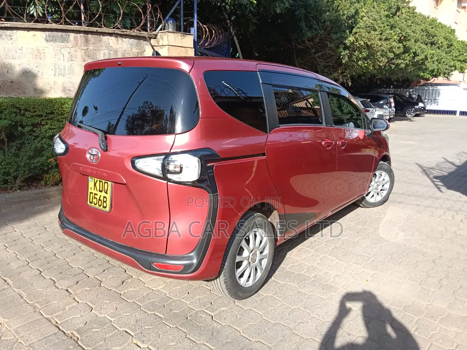 Toyota Sienta 2016 Red