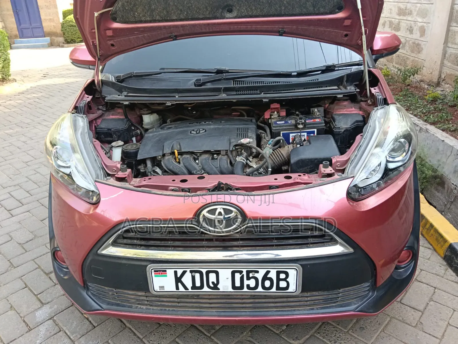 Toyota Sienta 2016 Red