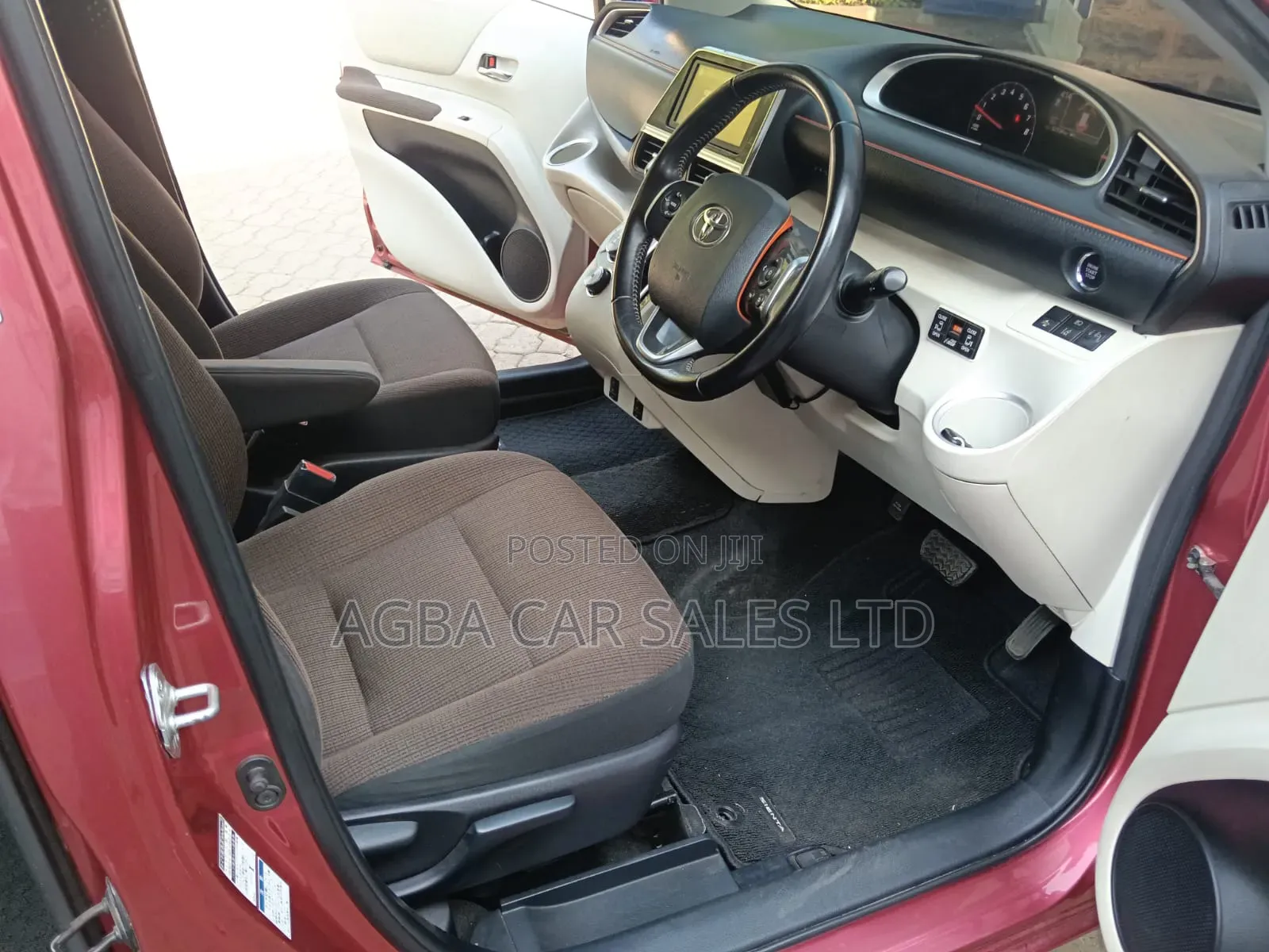 Toyota Sienta 2016 Red