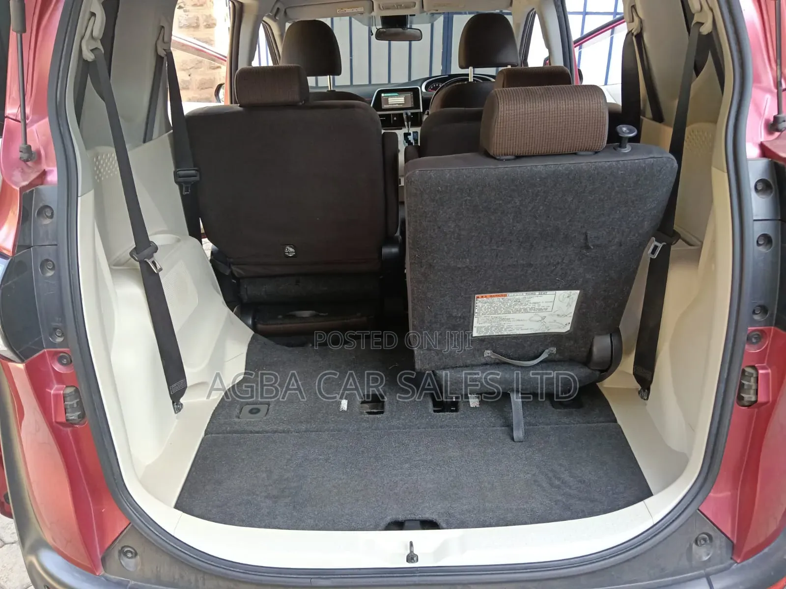 Toyota Sienta 2016 Red