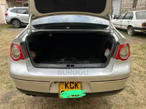 Volkswagen Passat 2009 Silver
