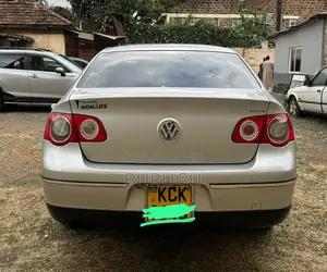 Volkswagen Passat 2009 Silver