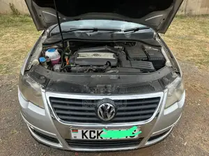 Volkswagen Passat 2009 Silver