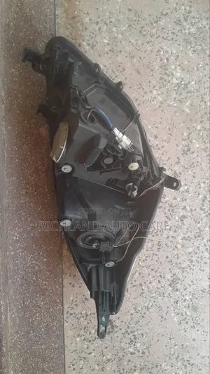 Head Light Isis Zmn10