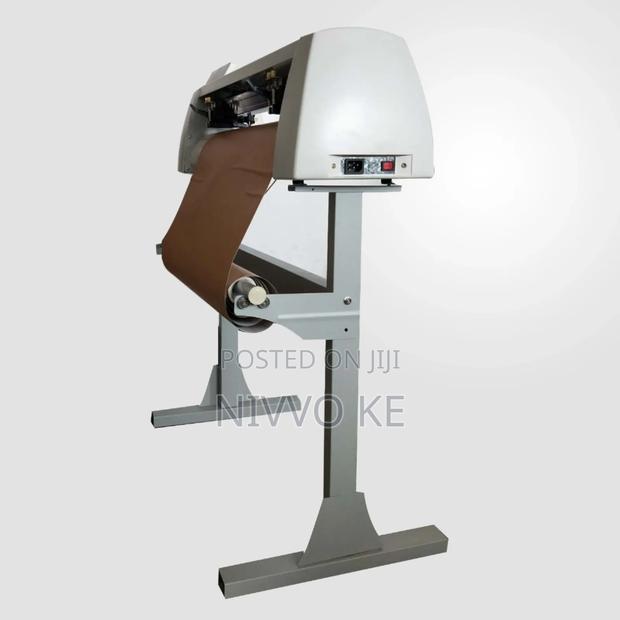 2ft (72cm) Cutting Plotter for Vinyl, Sticker, and Sign Production - thumbnail 2