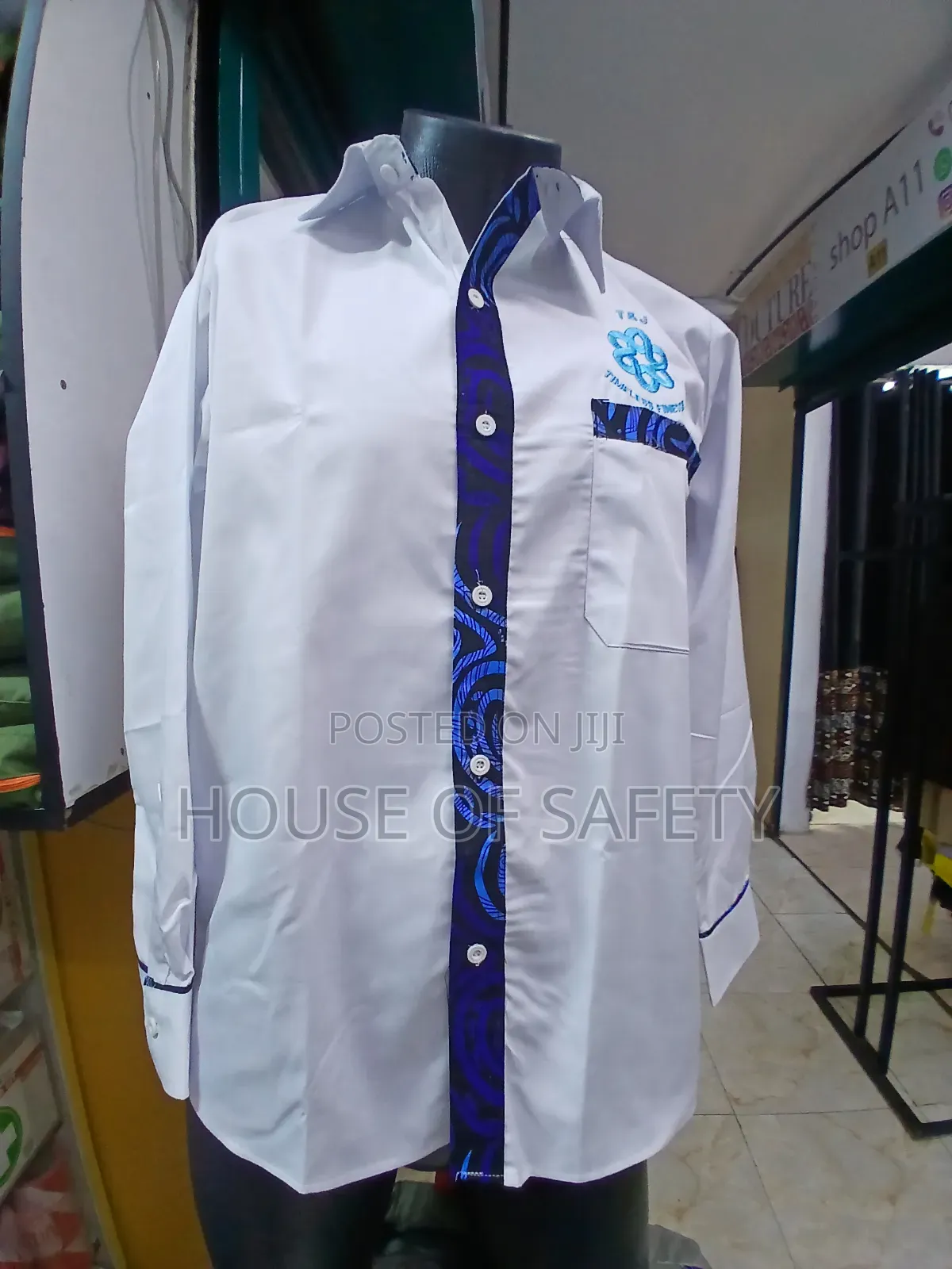 Men Shirt With Easy Pop Up