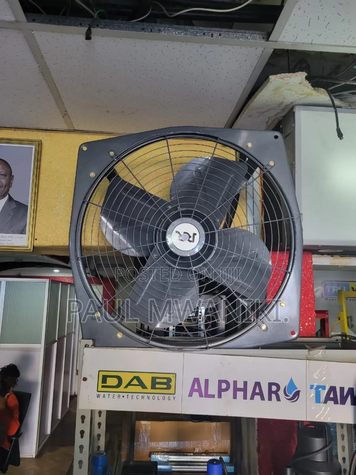 Wall-mounted Heavy Duty Extract Fans 24"