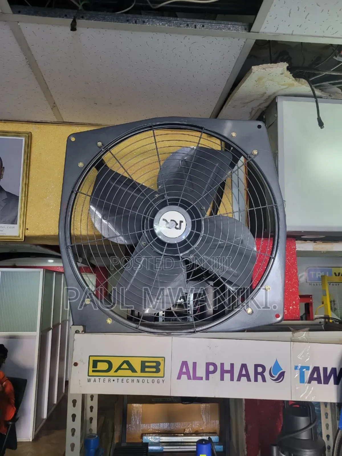 Wall-mounted Heavy Duty Extract Fans 24"
