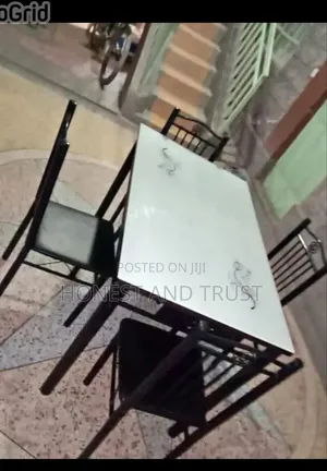 Classic 4 Sitter Dining Table