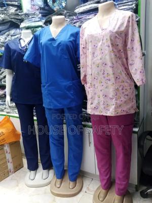 V Neck Nurses and Doctors Scrubs - thumbnail 2