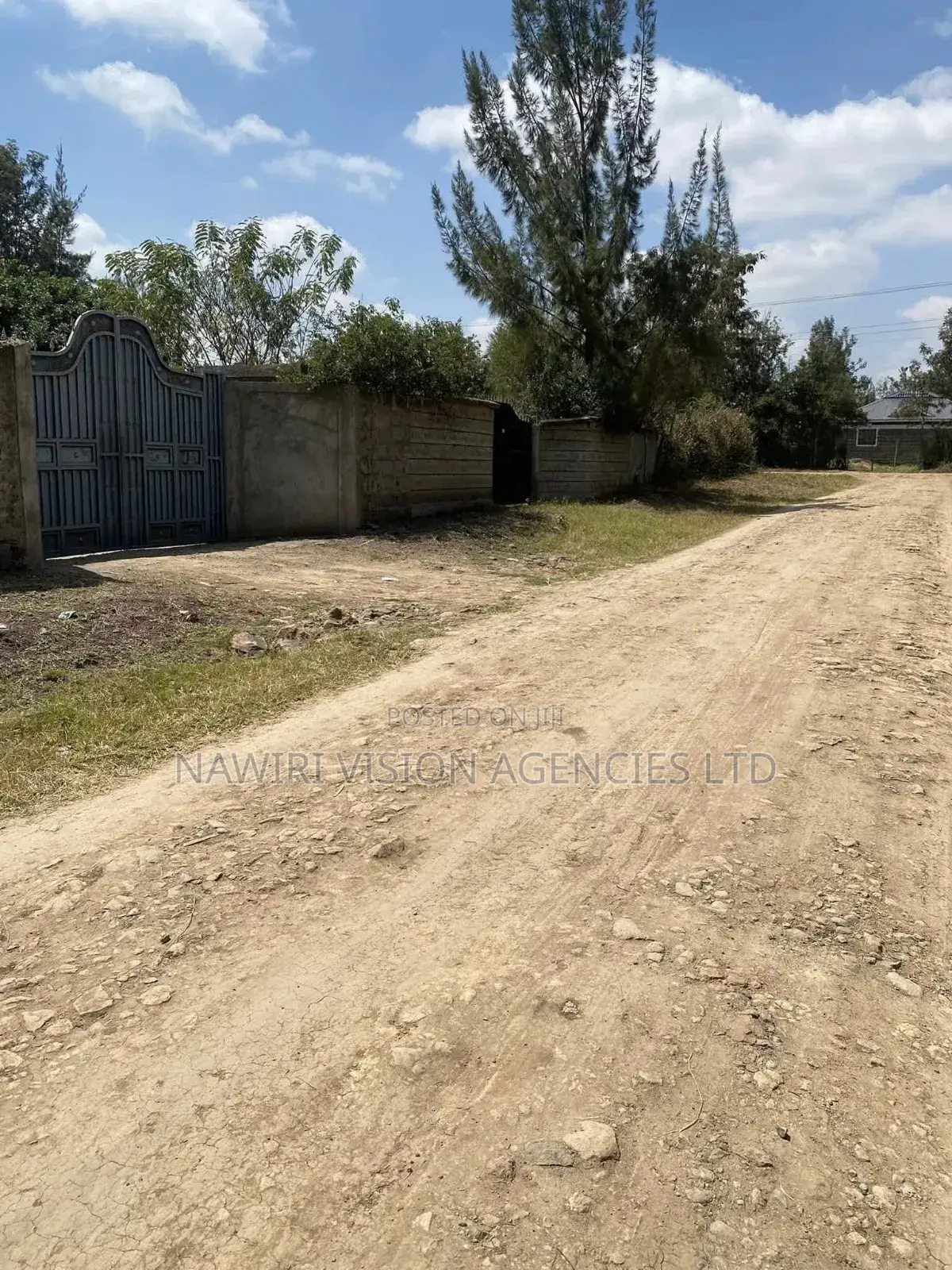 Plot for Sale 100*100 in Ruai Block 10