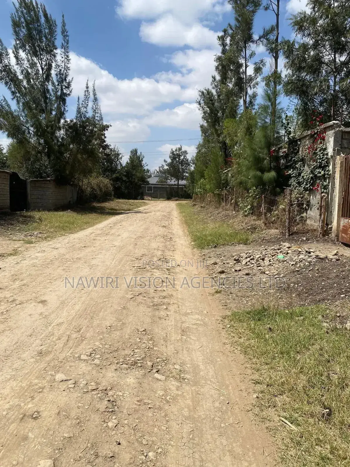 Plot for Sale 100*100 in Ruai Block 10