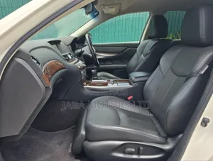 Nissan Fuga 2018 White