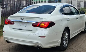 Nissan Fuga 2018 White