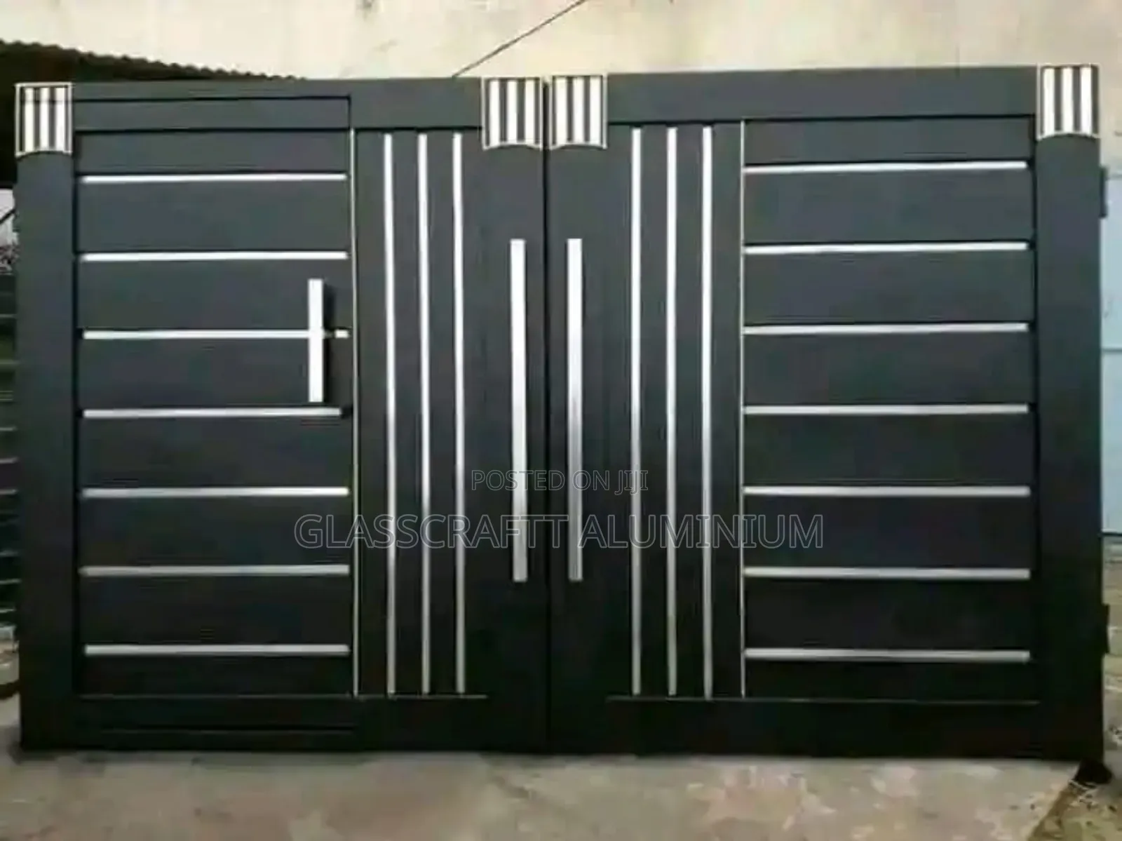 Sleek Designed Front Gate
