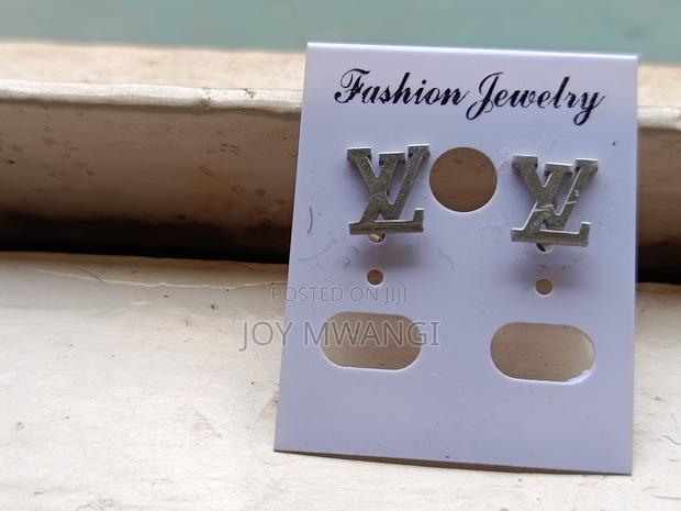Stud Earings - thumbnail 8