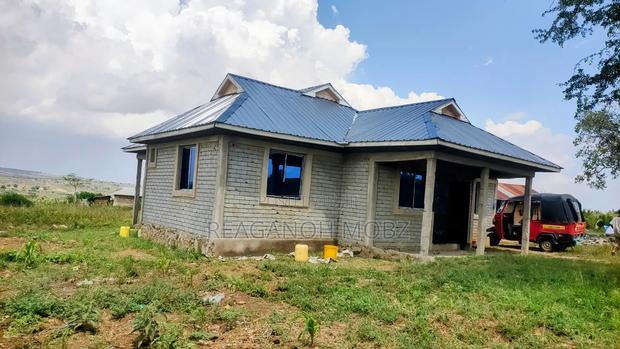 Aluminium and Glass - thumbnail 14