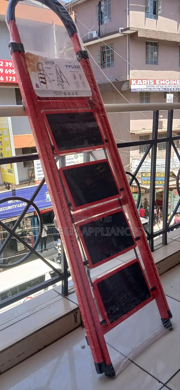 Step Safety Ladder – Sturdy Portable - main view