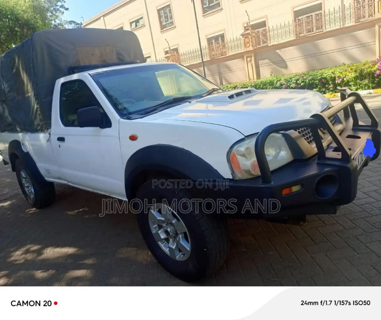 Nissan Hardbody 2009 White