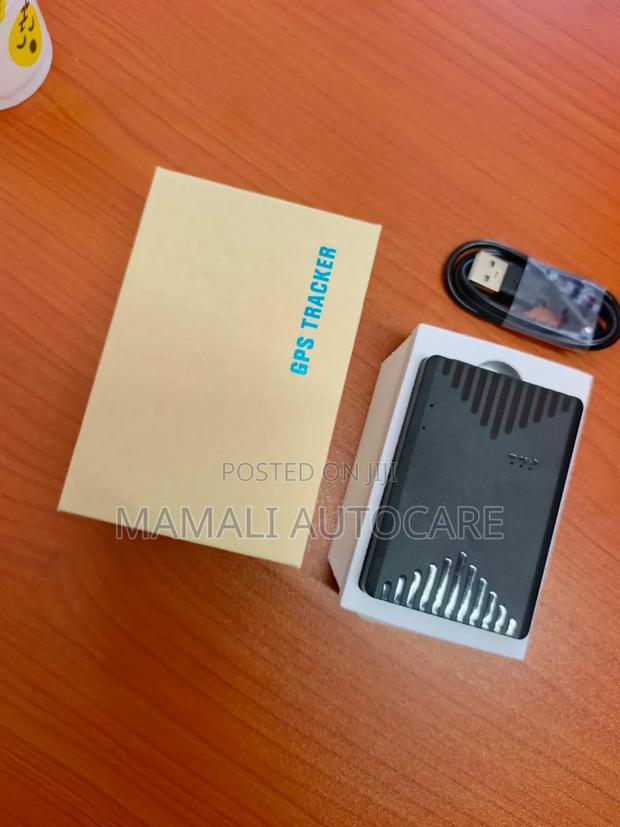 Universal Wireless GPS Tracker for Vehicles - main view