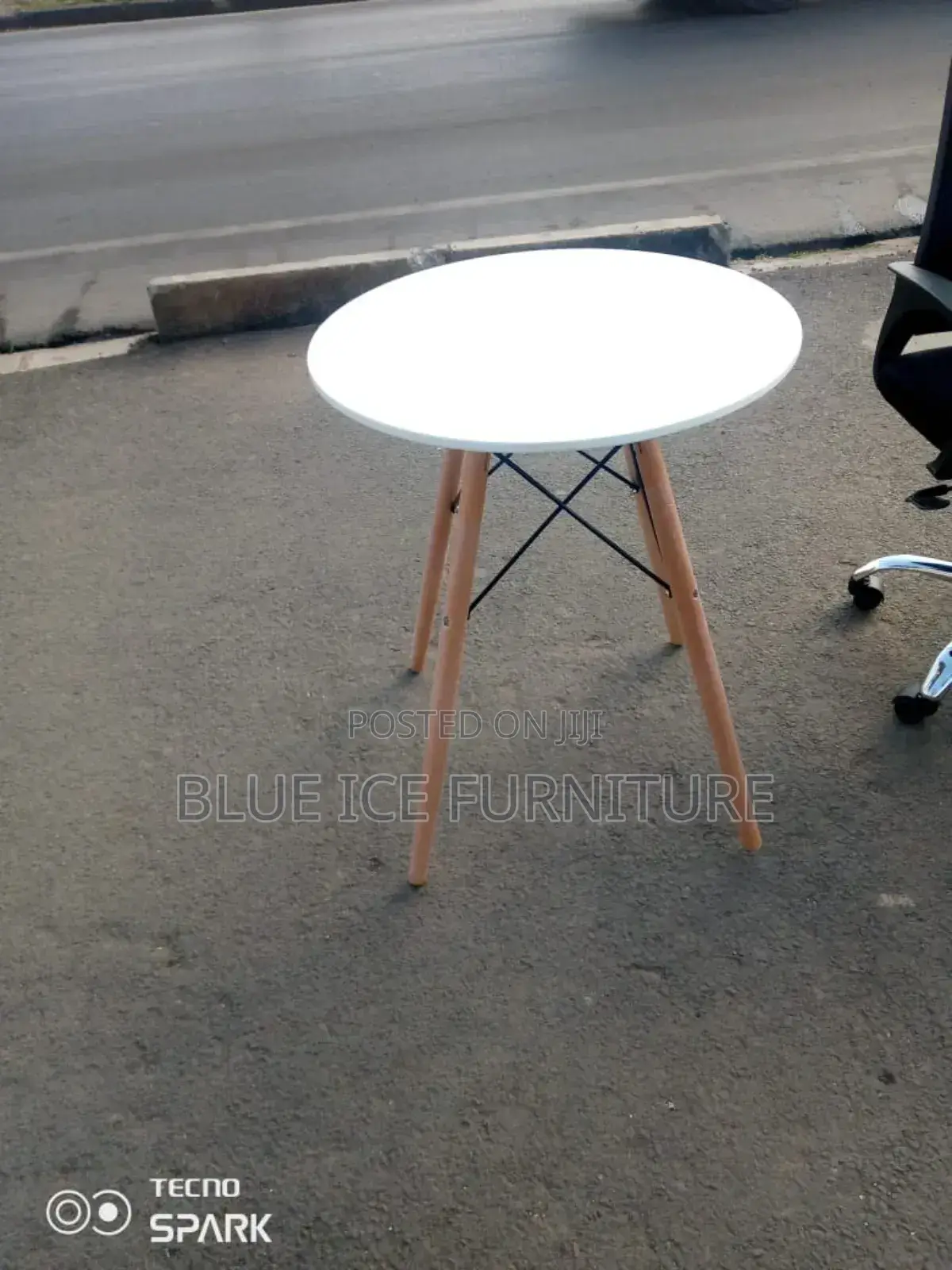 Imported Round Eames Table