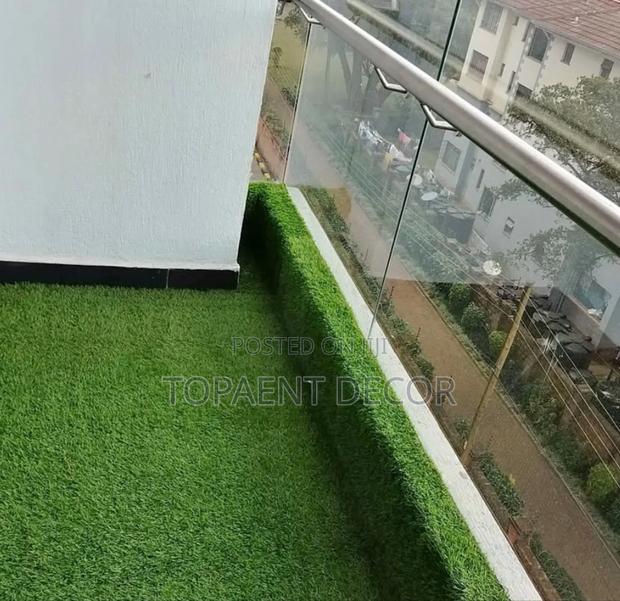 20mm Low Maintenance,High Impact Balcony Artificial Grass Carpet