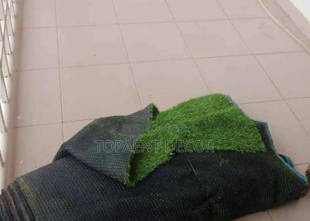 15mm Clean, Durable Artificial Green Grass Carpet