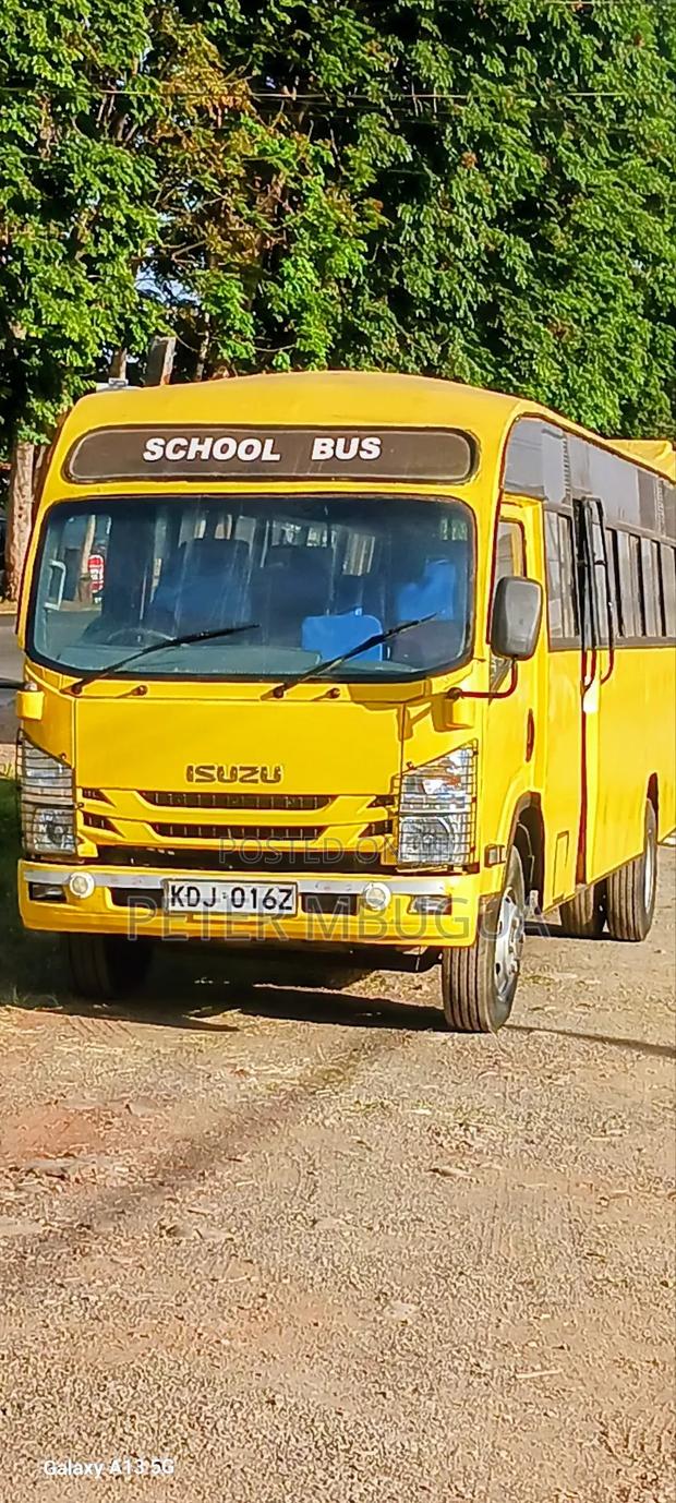 Isuzu NQR 2022 Yellow