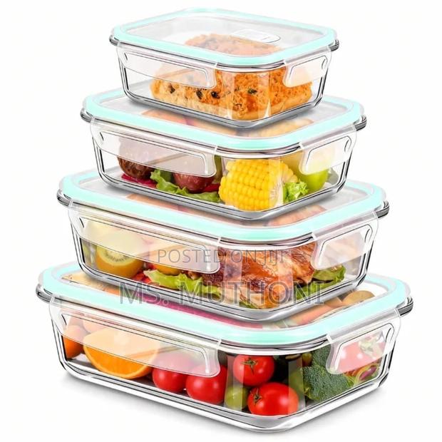 A Set of 4 Borosilicate Glass Food Storage Containers,