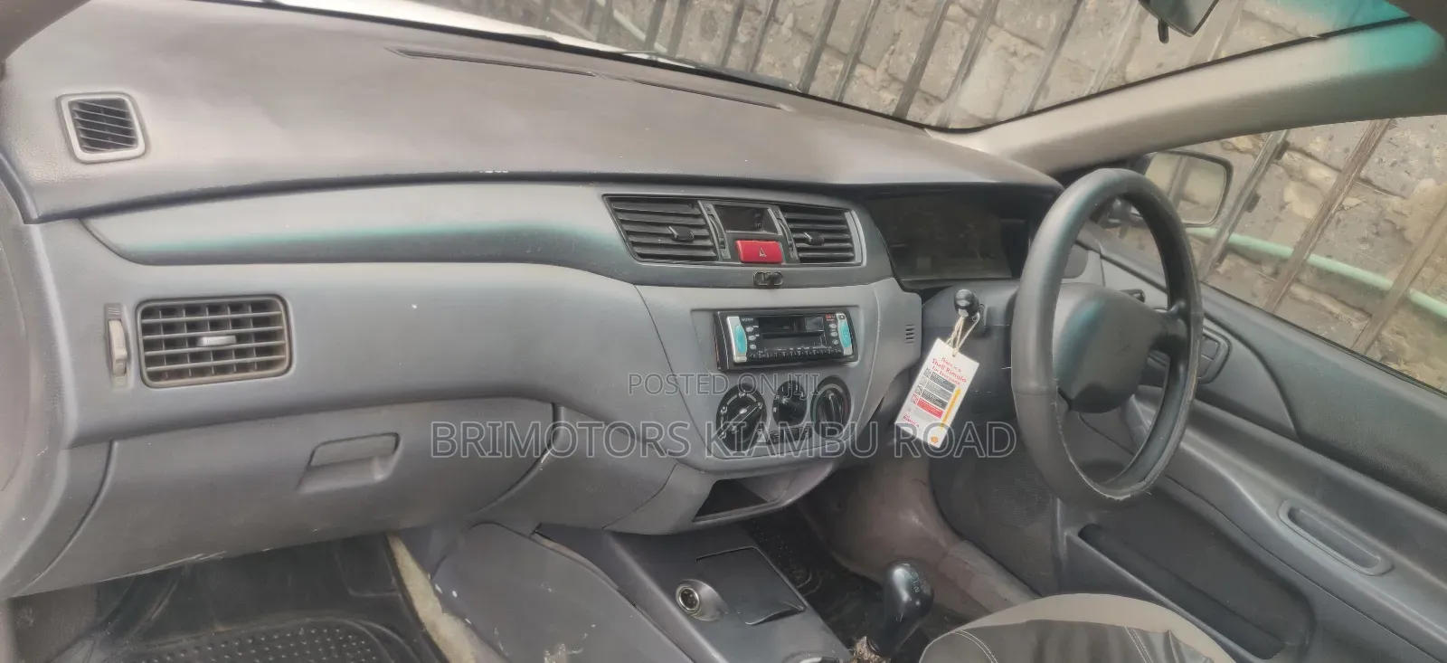 Mitsubishi Lancer 2002 White