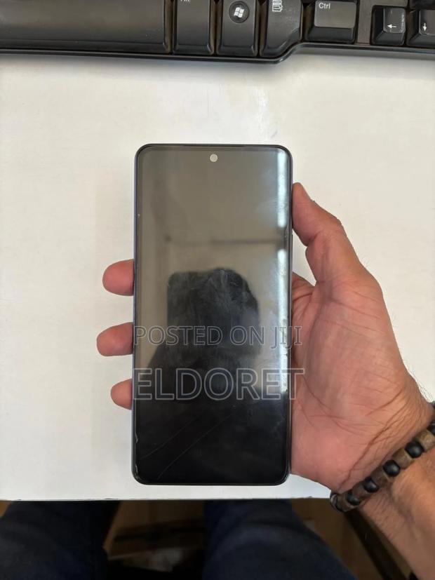 Vivo V27e 256 GB Purple - main view