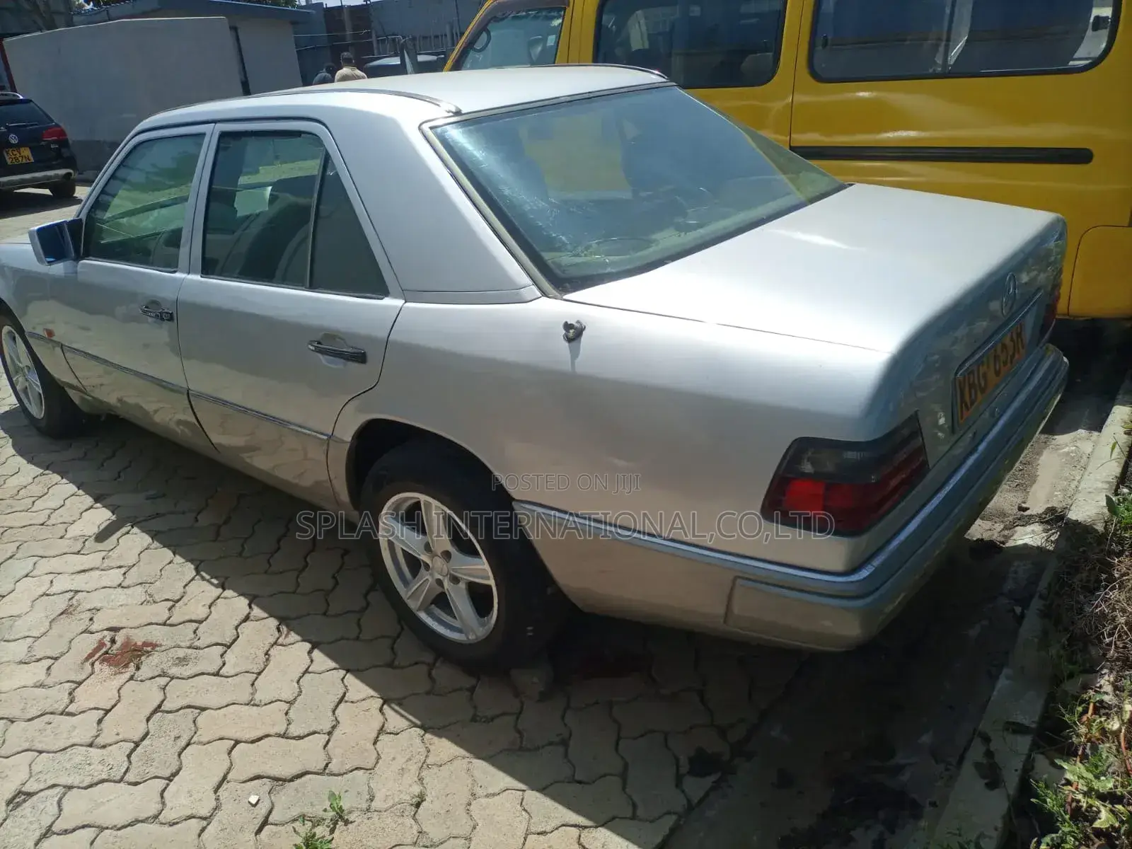 Mercedes-Benz E200 1995 Silver