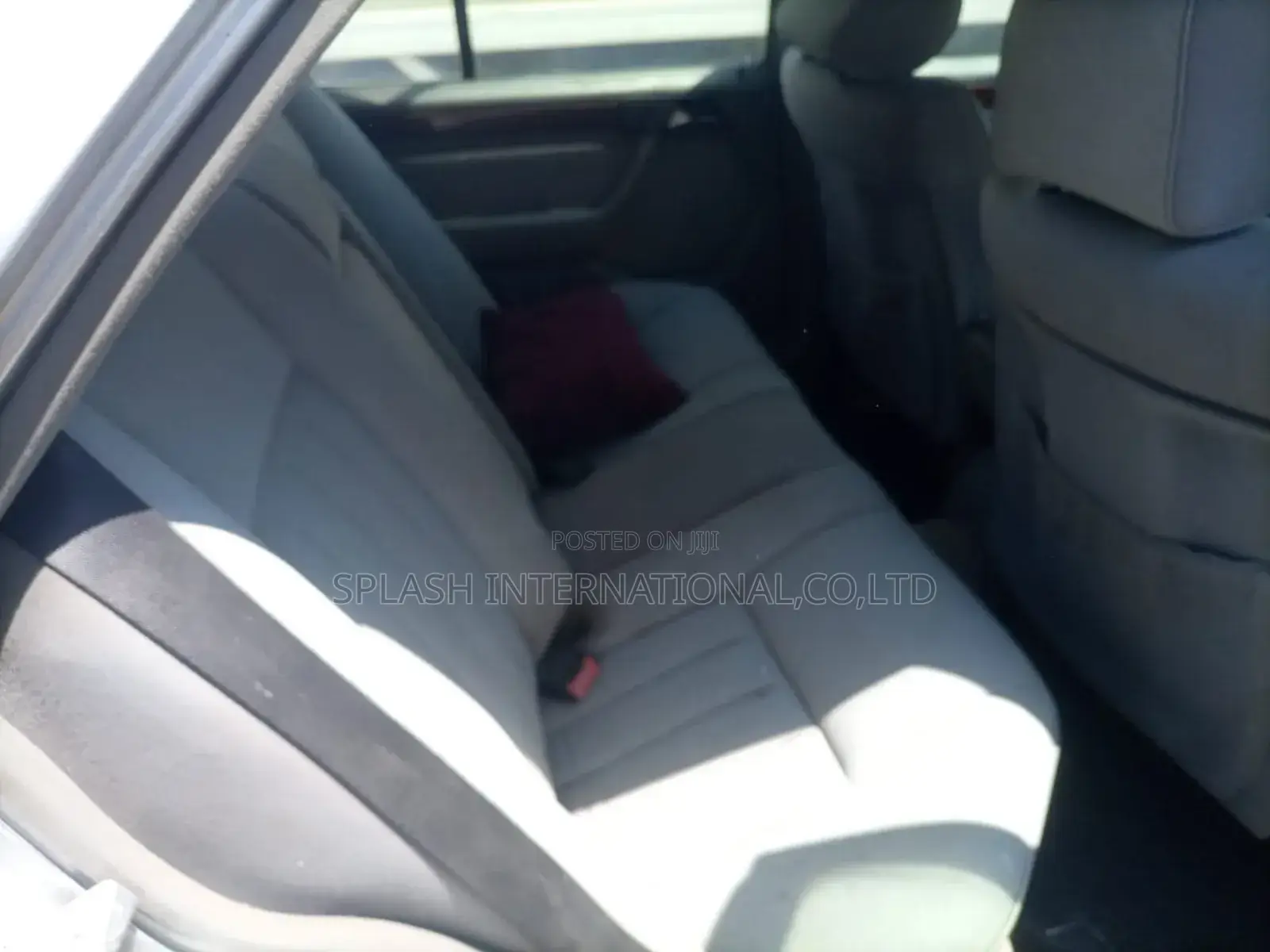 Mercedes-Benz E200 1995 Silver